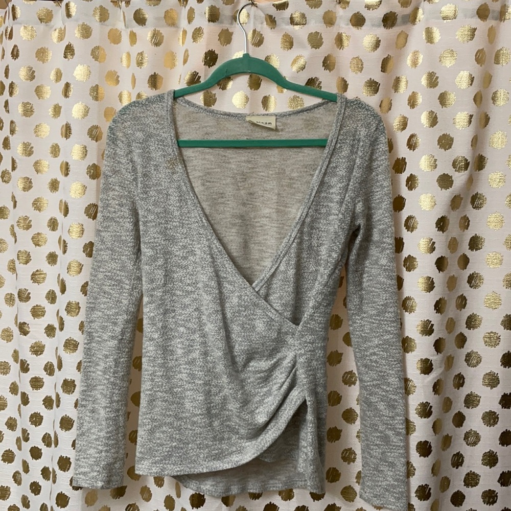 El Bloom gray sweater blouse